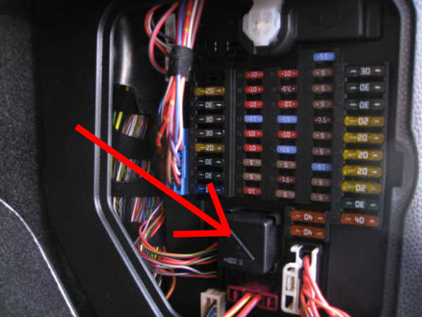HELP! hot (to the touch) fuse in fuse box??? - North ... 2003 bmw 530i fuse box diagram 