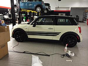 Anyone considering JCW sidestripes for their MINI?-yaxsm0w.jpg