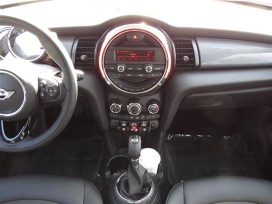 F55/F56 Anyone seen the Hazy Grey standard Cooper dash in person