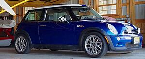 MINIs and Airplanes-2hbpinr.jpg