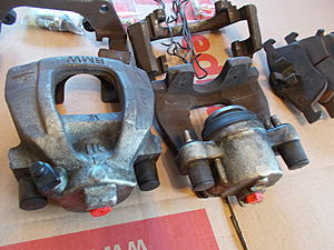 Front Brake calipers, carriers, pads, clips, banjo fittings.-dscn0698.jpg