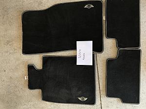 R56 Floor mats, Chrome light rings, Front plate holder-img_1154.jpg