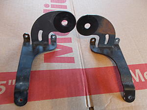 2 Used OEM Gen 1 Rally/Driving/Fog Light Brackets.-dscn0795.jpg