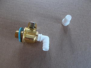 New Fumoto F106S Oil Drain Valve.-dscn0865.jpg