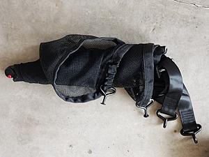 OEM Cargo Net - Fastens Behind First Row R60-20180505_120846.jpg