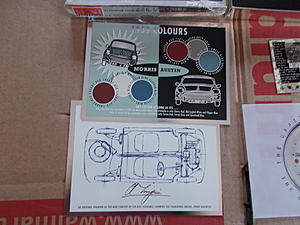 Both Italian Job DVD's. 2 Sets Upper Deck MINI Cards.-dscn0758.jpg