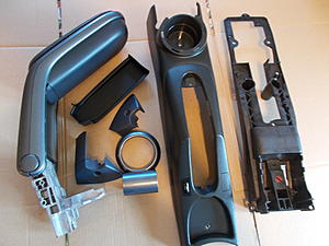 Gen 1 Center Arm Rest, Console, Bracket, etc. Anthracite.-dscn1136.jpg