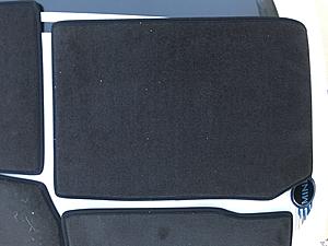 Countryman OEM carpeted floor mats-img_1080.jpg
