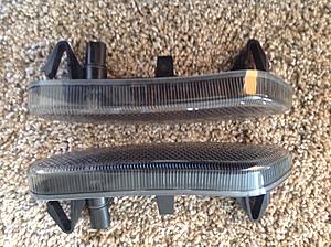 R60/R61 Oem black side markers-img_0157.jpg