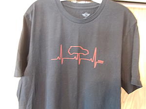 Genuine MINI Cooper &quot;Heartbeat&quot; T-Shirt. XXL. 23 inches across chest.-dscn1316.jpg