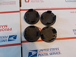 4 JCW Wheel Center Caps. New.-dscn1659.jpg