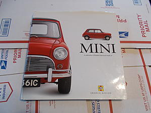 2 Books. Classic Mini and "New" MINI.-dscn1463.jpg