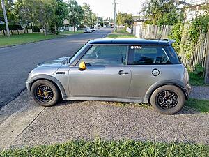 Australia 2004 Mini Cooper S-xdwbptsl.jpg