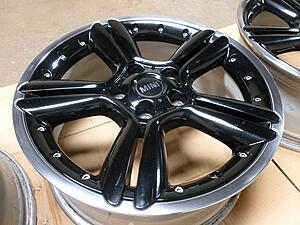 R127 Countryman OEM 18" wheels black/polished-bfyfdknl.jpg
