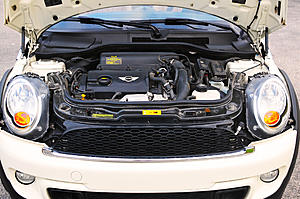 2013 MINI Cooper S Roadster-19-engine.jpg