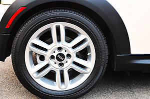 2013 MINI Cooper S Roadster-21-pass-rear-tire.jpg