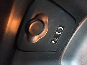 2015 MINI 4-door CVT with Cold Weather, Premium Pkgs-usbjpg.jpg