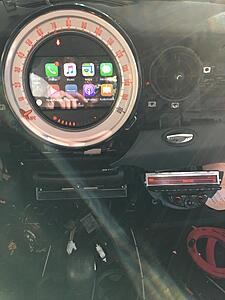Apple CarPlay in Nav Speedometer-lg3zeml.jpg
