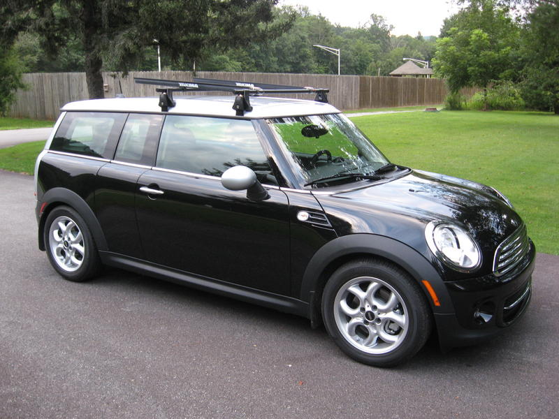 R55 Yakima roof rack w/ Q-towers installed - North American Motoring