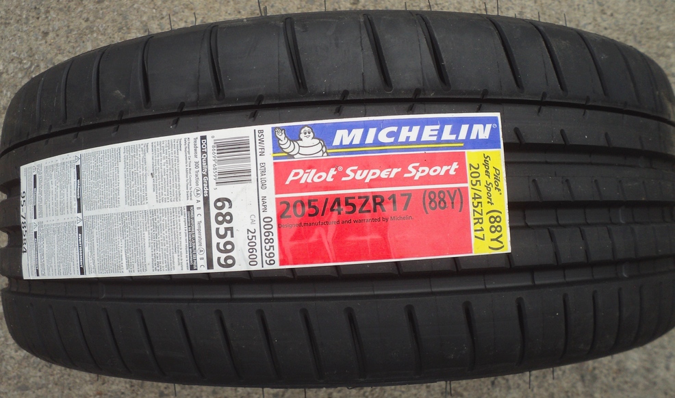 Name:  MCSMichelinPilotSuperSportTirePics10_zps8b9961dd.jpg
Views: 313
Size:  270.7 KB