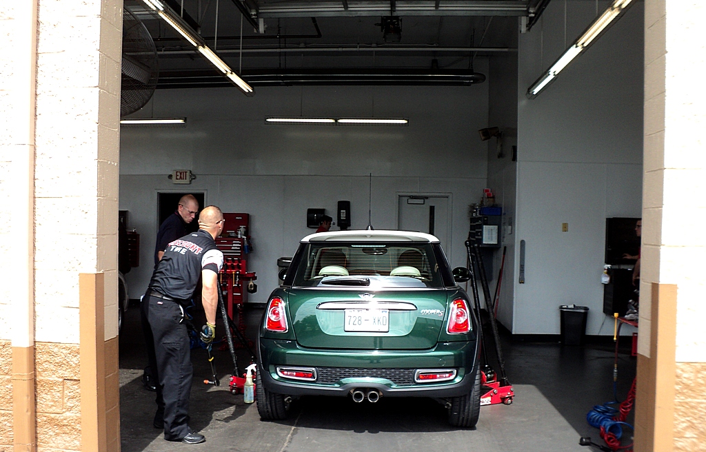 Name:  MCSMichelinPilotSuperSportTirePics22_zps0e3f1e0a.jpg
Views: 204
Size:  380.5 KB