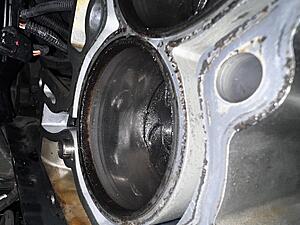 Piston rings? Is the block salvageable? N18-img_3387.jpeg