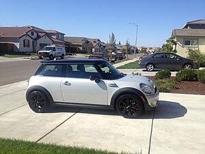 Post pics of your R56 w/ black wheels!-chisazx.jpg