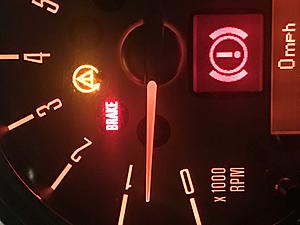 Indicator light need help-ff99db6a-5c17-4854-a631-77f51ba04fbd.jpeg