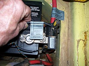 mystery wires at battery of my 04 S JCW-100_6618.jpg