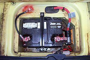 mystery wires at battery of my 04 S JCW-100_6636-001.jpg