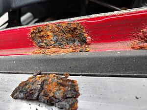Rust :: door sill area of '02-'05 MINIs-t6wt2qi.jpg