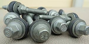 Extremely corroded valve cover screws.-uggizcn.jpg