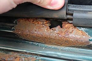 Rust :: door sill area of '02-'05 MINIs-vzyjjkx.jpg