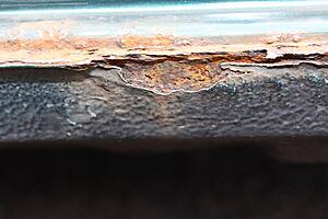 Rust :: door sill area of '02-'05 MINIs-eyieira.jpg