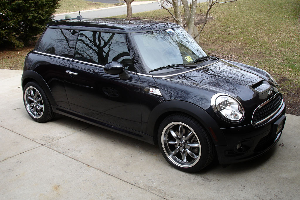 Name:  17hyperblackonblack.jpg
Views: 5169
Size:  220.3 KB